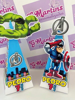 Caixa pirâmide 3d vingadores