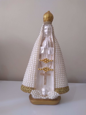 Nossa senhora aparecida dourada com manto em pérolas - 30cm