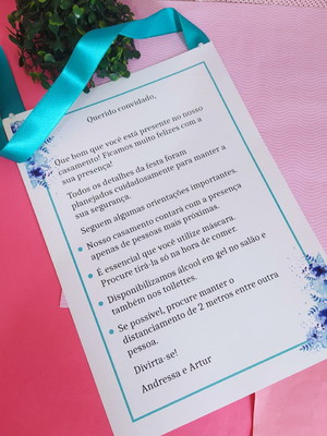 Plaquinha com orientações