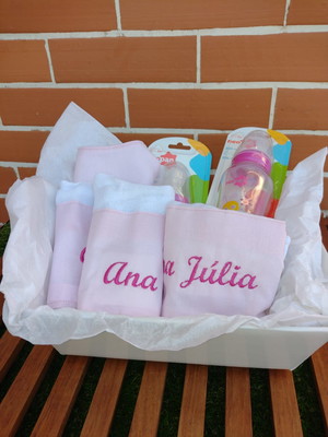 Presente de boas vindas ao bebê gift box