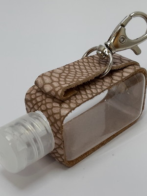 Chaveiro, porta álcool em gel, em couro - com frasco