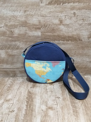 Bolsa transversal redonda com estampa a escolher