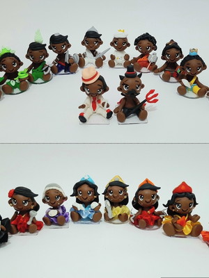 Mini orixás e exus