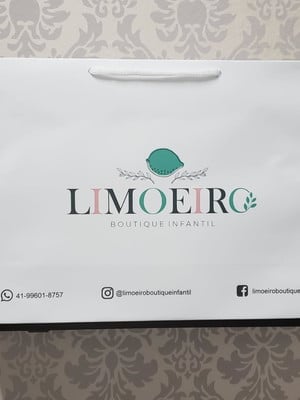 Sacola personalizada em papel tamanho m - kit com 50