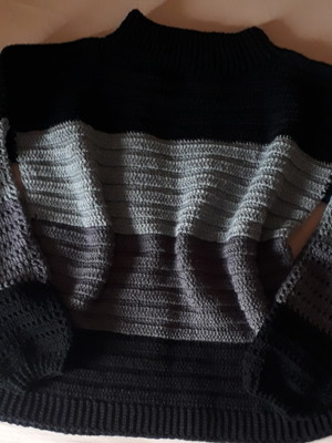 Blusa em lã de crochê