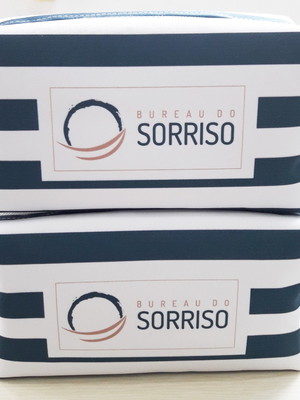Necessaire personalizada com logo box