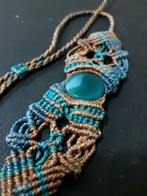 Pulseira/bracelete ou tornozeleira macramê com quartzo azul