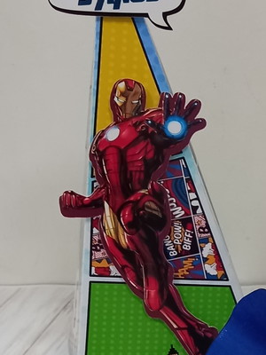 Caixa pirâmide vingadores