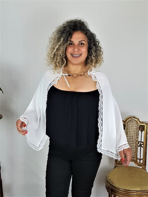 Pelerine branca com renda