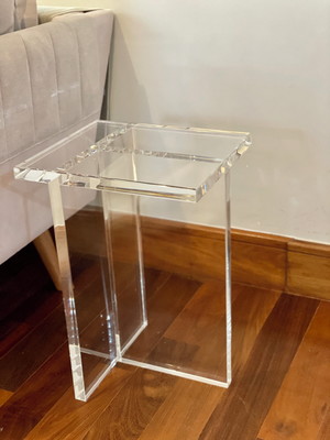 Banco/mesa de acrílico