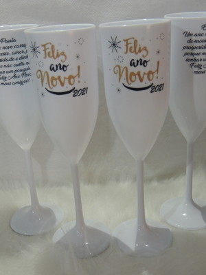Taça de champanhe e espumante ano novo personalizada