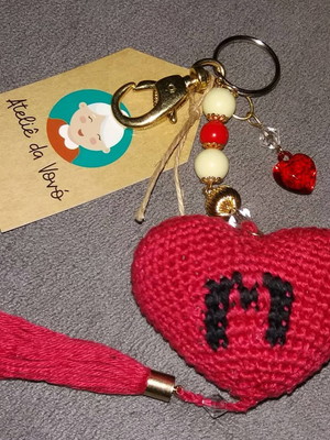 Chaveiro de coração amigurumi