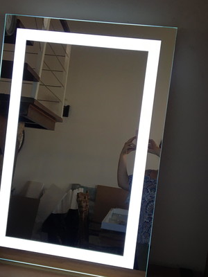Espelho retangular com iluminação em led - 130cm a x 35cm l