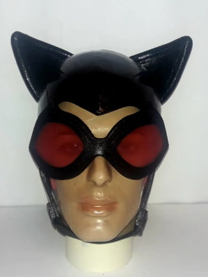 Capacete e viseira mulher gato