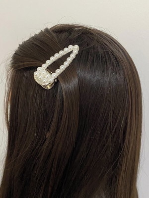 Preslha de cabelo com meia pérolas brancas