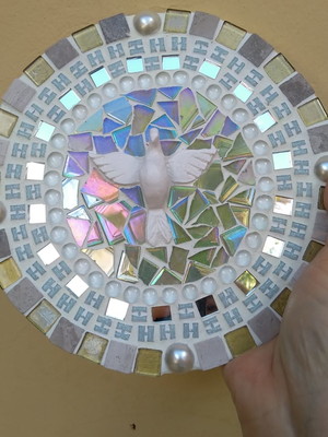 Mandala em mosaico/espírito santo - 20cm