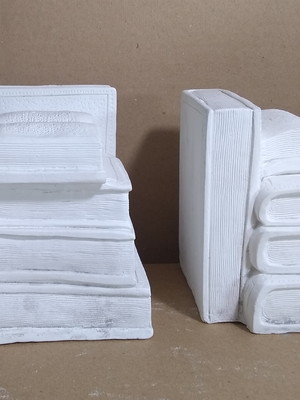 Imagem livro escultura p/ colocar livros no meio gesso o par