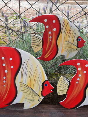 Peixe trio grande amarelo e vermelho