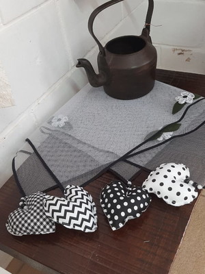 Cobre mesa preto e branco