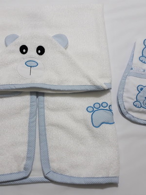 Kit toalha com capuz e babeiro com fraldinha boca ursinho/a