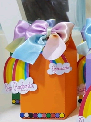 Kit personalizados arco-irís - 30 itens