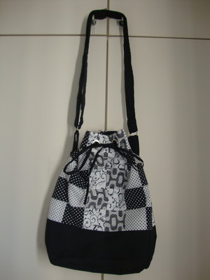 Bolsa saco preta/branco