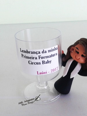 12 formandas em biscuit direito