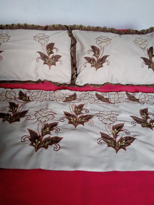 Conjunto peseira e capas de travesseiro