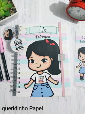 Caderno personalizado com adesivos