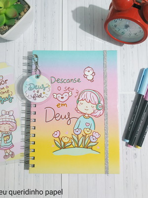 Caderno personalizado com adesivos