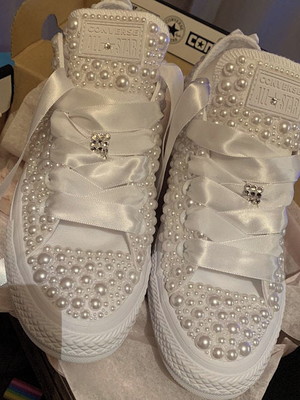 All star monochrome branco customizado com pérolas