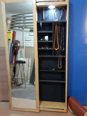 Espelheiro porta jóias