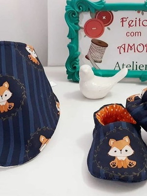 Sapatinhos para bebê com babador bandana