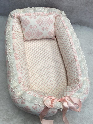 Ninho redutor de bebe menina -fascinação branco