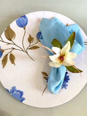 Kit com 6: capa de sousplat branca com estampa flores azuis