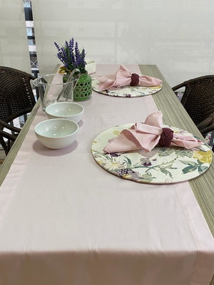 Caminho de mesa rosa 2,84m x 46cm