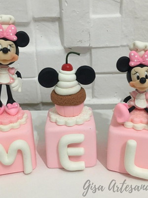 Cubos com nome minnie confeiteira