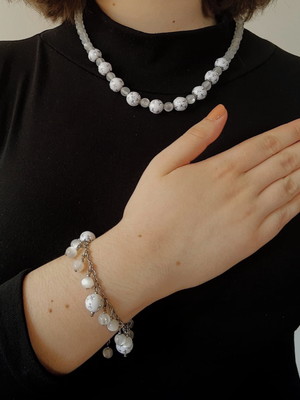 Colar com pulseira olho de gato branco