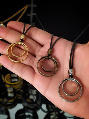 Colar ajustável pingente argolas oração pai nosso