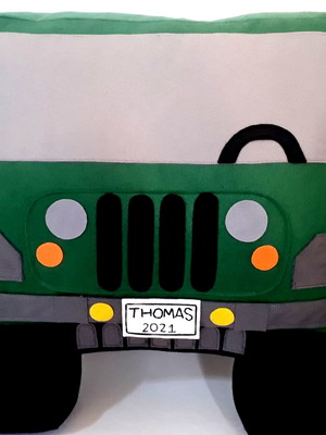 Almofada decorativa jeep em feltro - 45cm