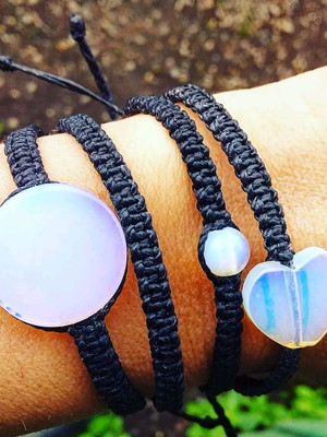 Pulseiras macramê pedra da lua