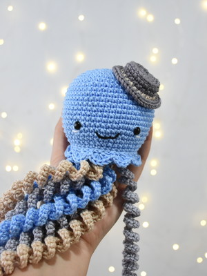 Polvo de chapéu em crochê - amigurumi