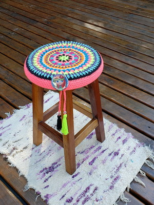 Capa para banqueta mandala multicolorida neon em crochê