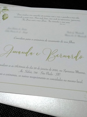 Convite casamento floral com envelope perolado aspen branco