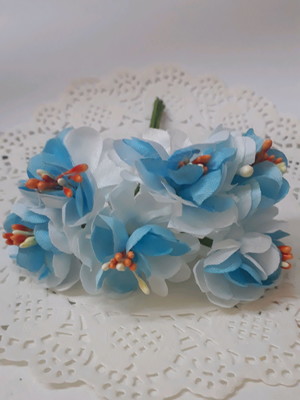 Flor de tecido branca com azul pacote com 36peças