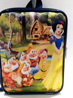 Mochila personalizada branca de neve e os sete anões