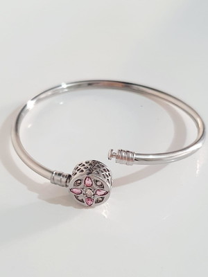 Pulseira aro com zircônia rosa fecho encaixe aço inox