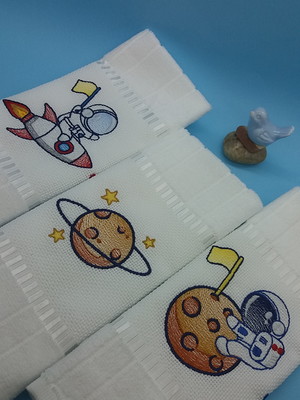 Kit 3 toalhas bordadas escolar - planeta astronauta