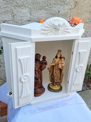 Oratório de canto estilo barroco branco