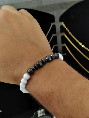 Pulseira pedras naturais hematita e onix branco